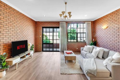 Glenunga House | Charming Family Retreat with Arcade - Glenunga