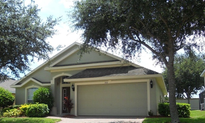 Marbella House | Charming Family Villa in Marbella Davenport 4BR 2BA Gameroom by RedAwning