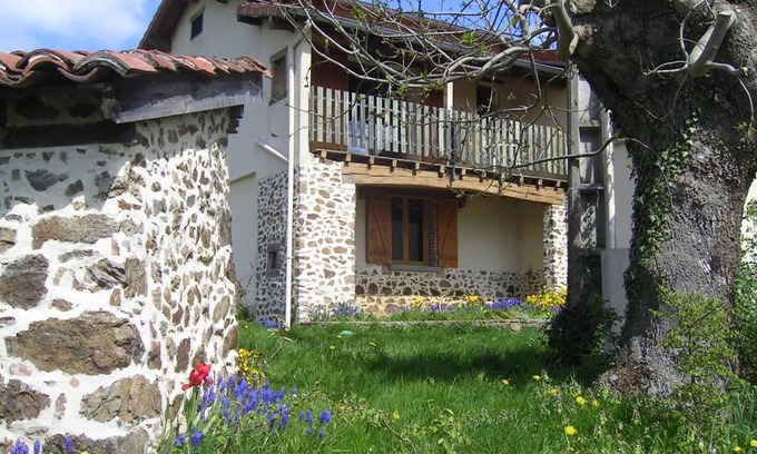 Saint-Medard-en-Forez Cottage | Charming cottage with fireplace, balcony and garden in St-Médard-en-Forez