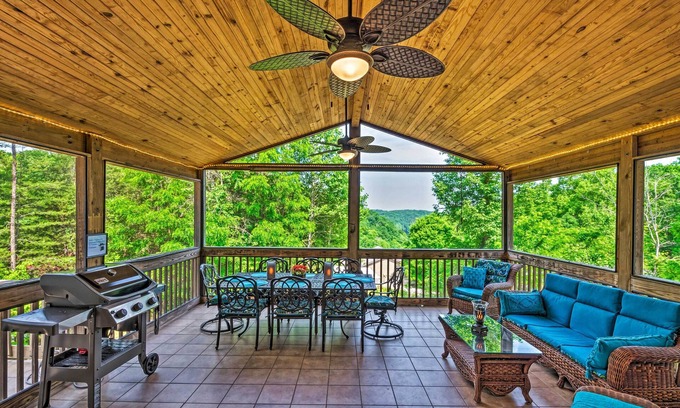 Albany House | Charming Getaway w/Lake Cumberland Views!