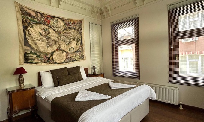 Istanbul City Center House | Charming Greco-Ottoman Mansion with Modern Comforts in Historic Balat