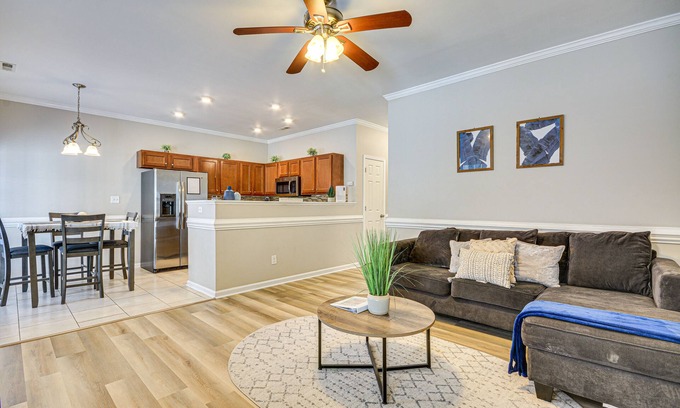 Greensboro House | Charming Greensboro Townhouse with Back Patio!