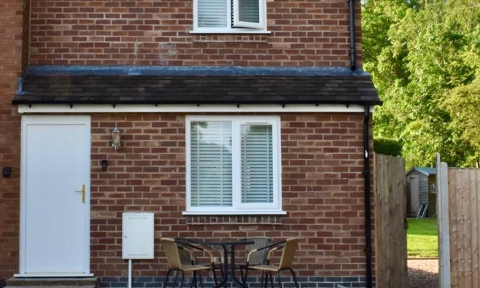 Earlswood House | Charming Guest House!