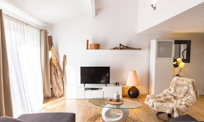 Saint-Martin-de-Crau Villa | Charming house in the heart of the village La nuit étoilée