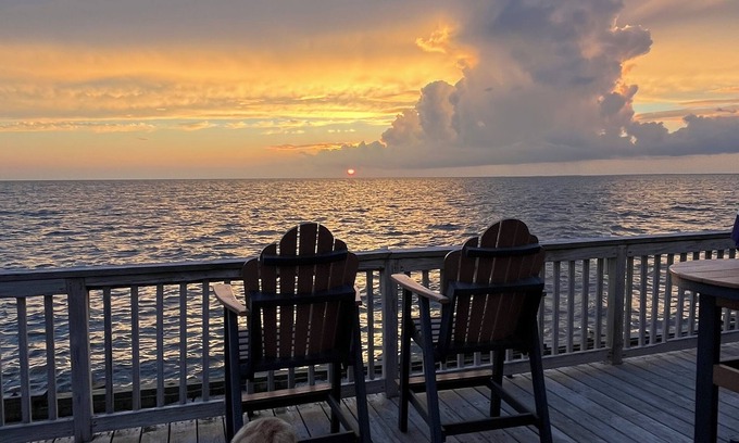 Goshen House | Charming house on the Delaware Bay in delightful Reeds Beach with AC, WiFi