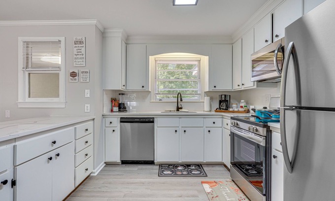 Hanahan House | Charming Hanahan Home: 10 Mi to Charleston!