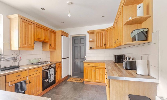 Bolton House | Charming Haven House Right Next To Moss Bank Park
