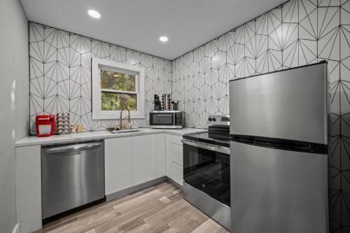 Houston Heights Apartment | Charming Heights Apartment Near Cafes & Dining