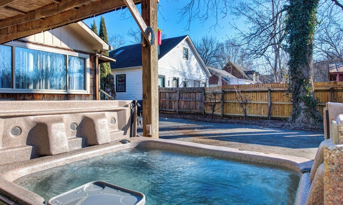 Sevierville Ski Chalet | Charming historic house with 3 Bedrooms. Minutes from Dollywood!