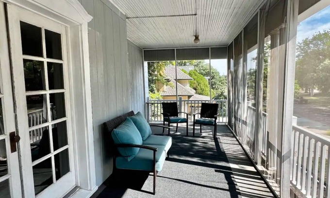 Lyons House | Charming historical 3-bedroom home in Lyons, Kansas