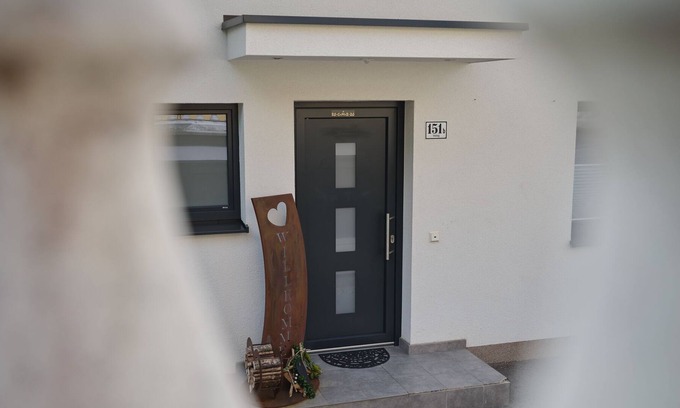 Goldegg House | Charming Holiday Home in Goldegg - Weng near Schloss Goldegg