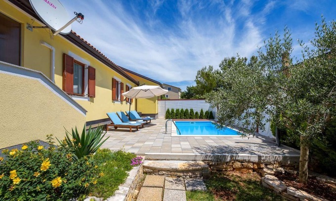 Murine House | Charming holiday home only 3 km from Umag