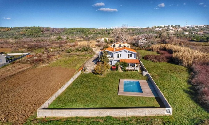Ljubac House | Charming Holiday House in Ljubač with Private Pool and Mountain Views