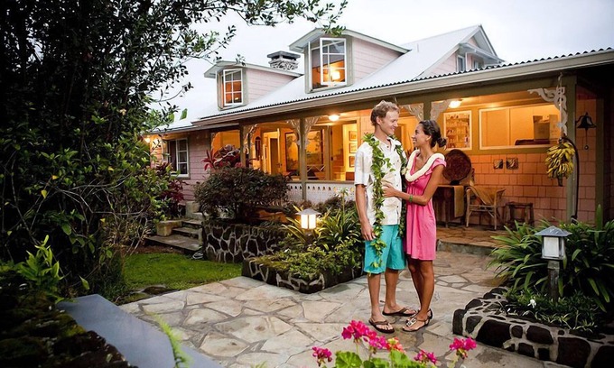 Holualoa House | Charming Holualoa Ranching-Era Estate near Kailua and Keauhou. Away from it all!