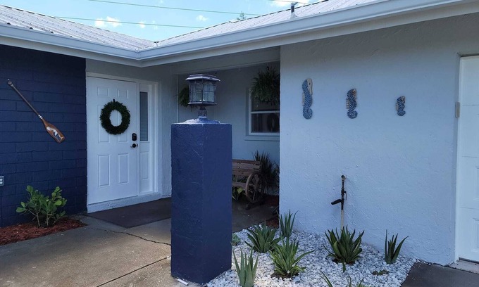 Rotonda West House | Charming home @ 6 mnt away from the beach. Community featuring 5 courses of Golf
