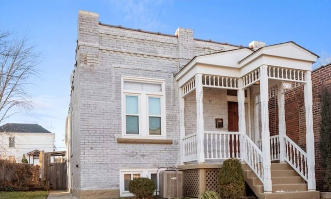 Southwest Garden House | Charming home in the Desirable Hill w/ Private Covered Parking & Fenced Yard