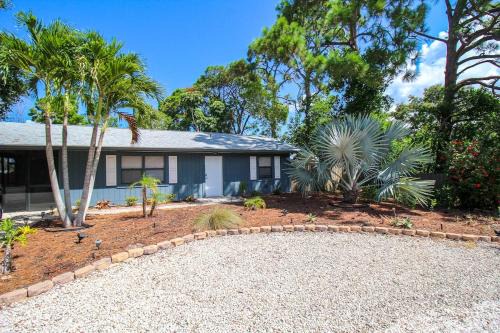 South Venice House | Charming home near Manasota Key Beach