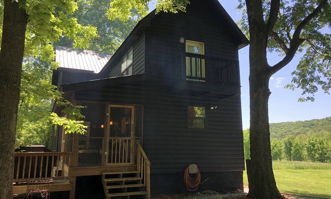 Mountain View House | Charming home on the White River - escape & enjoy Arkansas’s great outdoors!
