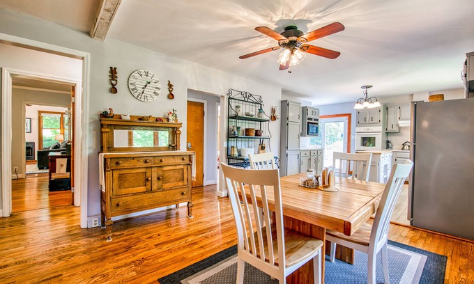 Alexander House | Charming home with fireplace, central AC, washer/dryer, & fast WiFi