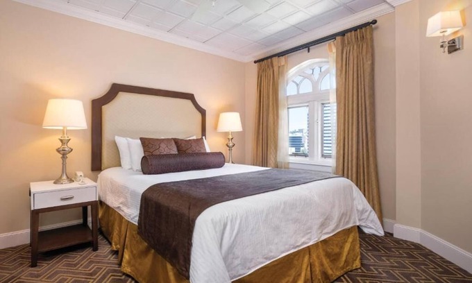 Downtown Seattle Hotel | Charming hotel in delightful Seattle with WiFi, AC, fitness room