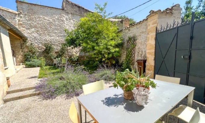 Collias House | Charming house, a stone's throw from the river in the center of Collias