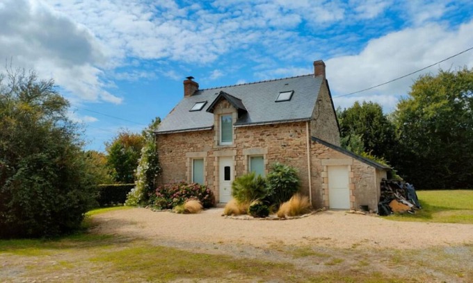 Camoel House | Charming house between sea and countryside with garden