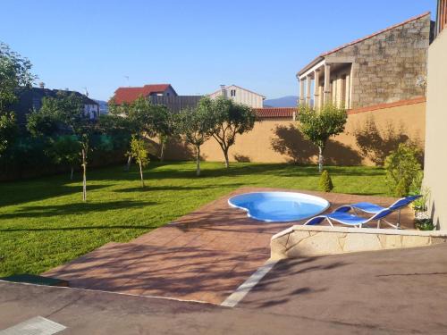 Boiro House | Charming House in Esteiro with Garden and Terraces