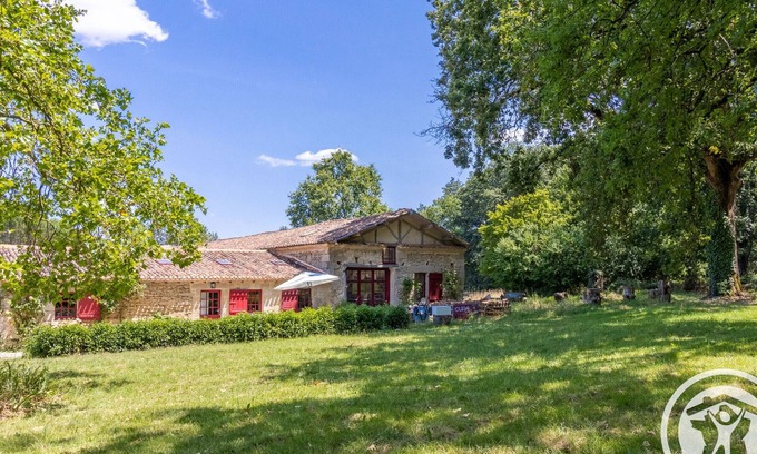 Brossay Cottage | Charming house near Montreuil Bellay with Wifi and Pets allowed