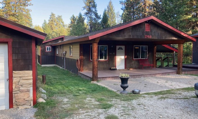 McCall House | Charming house near skiing and golf with hot tub, deck, kayaks, firepit, & W/D