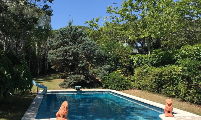 Palamos Ski Chalet | Charming House One Minute from the Sea in Palamós 🌊🌿