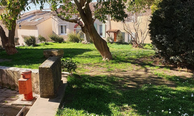 Sablet House | Charming house, village center garden view