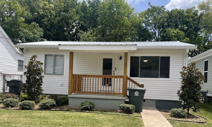 Chattanooga House | Charming house walking distance to UTC Campus & Erlanger Hospital