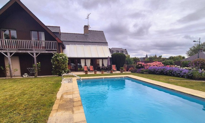 La Richardais House | Charming house with heated pool