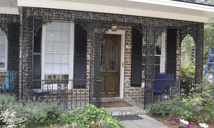 Savannah House | Charming House with 3 bedrooms, 1 bath and a small kithcen, sleeps 6