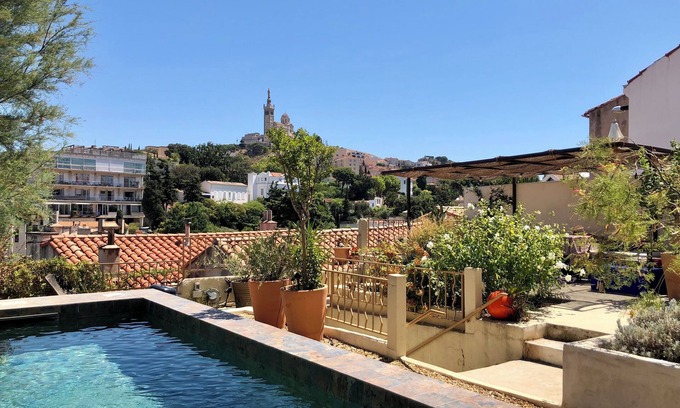 Saint-Lambert House | Charming House with Pool & Stunning Views – Marseille Endoume