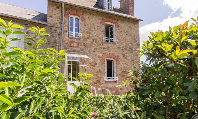 Boucey Cottage | Charming house with private garden in Pontorson