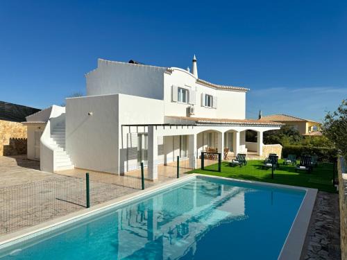 Funchal Apartment | Charming house with pool and close to beaches #1946