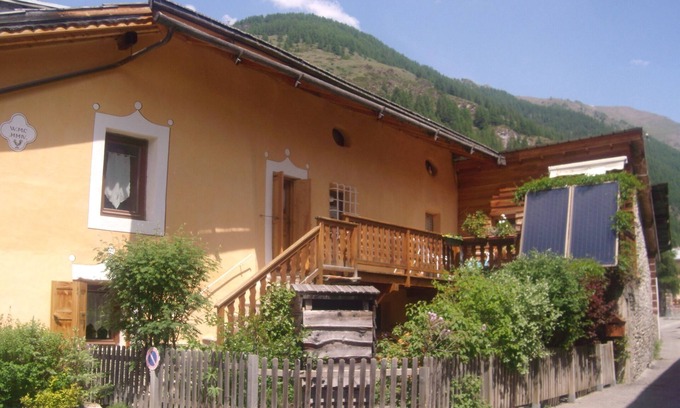 Abries House | Charming house with SAUNA and free WIFI *