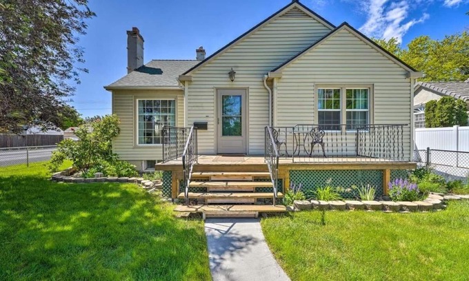 Twin Falls Cottage | Charming Idaho Home (3-Bedroom Cottage) - Pets Allowed by RedAwning