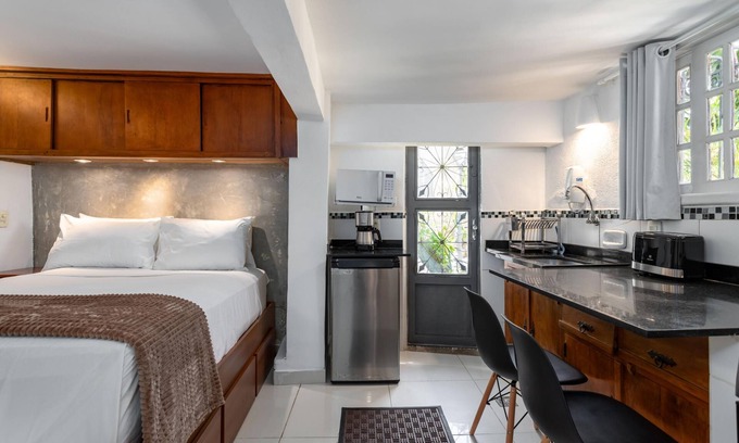 Santa Teresa Apartment | Charming in Santa Teresa for Couples Jm301 Z5