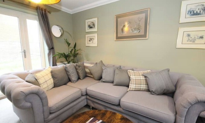 Ipswich House | Charming Ipswich Retreat/Cosy stay in a great location