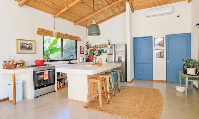 Manzanillo House | Charming Jungle 3-bedroom house with WiFi, AC in peaceful Manzanillo