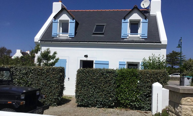 Bangor House | Charming Kervilahouen Cottage near Port-Coton Cliffs, Cozy Garden & Terrace, 1km from Sea