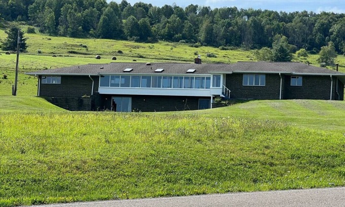 Wellsboro Cabin | Charming King Suite w/Shared Game Room + Firepit