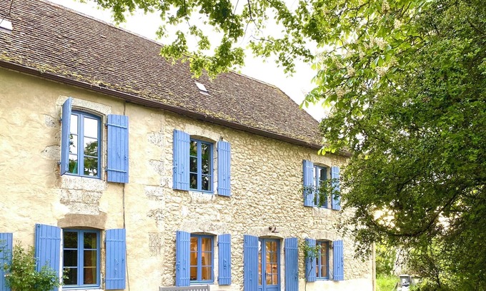 Conne-de-Labarde House | Charming La Maison Des Artistes near Bergerac. Pet friendly!