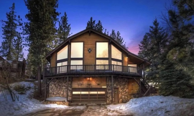 Boulder Bay Cabin | Charming Lakeside Retreat