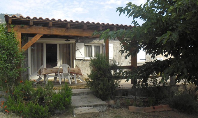Cuttoli-Corticchiato House | Charming little T3 house