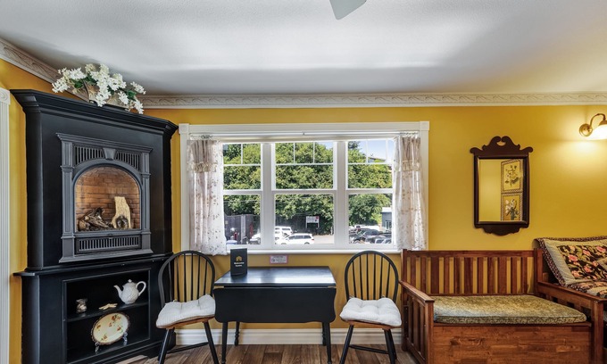 Historic Bayfront Apartment | Charming Lodge Studio with Gas Fireplace Near the Beach!