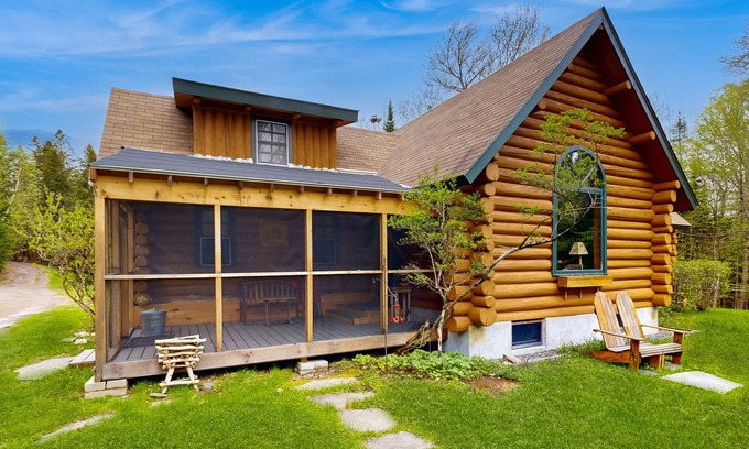 Greenville Cabin | Charming log cabin on 50 acres w/Kayaks, Row boat, Firepit, Skiing and more