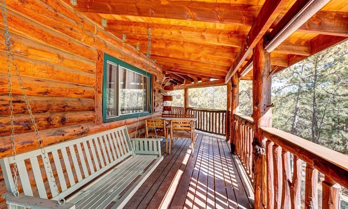 Drake Cabin | Charming Log Cabin with 3.8 Acres
